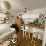 Quiet 2-Room Apartment In Paris
