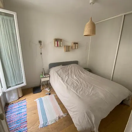 Quiet 2-room In * Paris